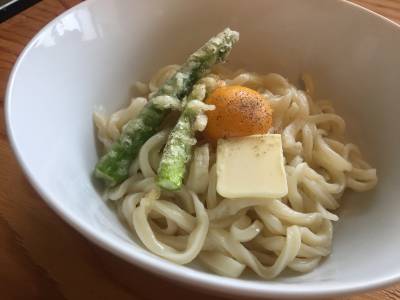 釜玉バターのぶっかけうどん