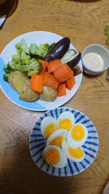 蒸し野菜と蒸し卵