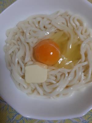 釜玉バターのぶっかけうどん
