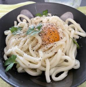 釜玉バターのぶっかけうどん