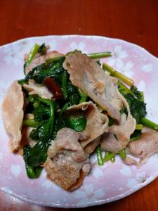 たっぷりほうれんそうと豚肉のピリ辛蒸し