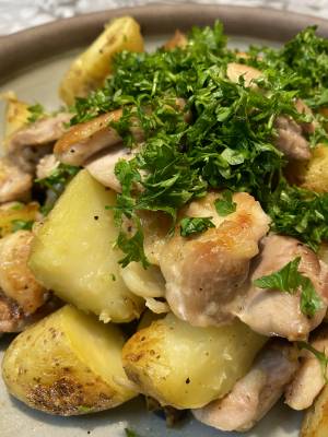 新じゃがと鶏肉のにんにく炒め