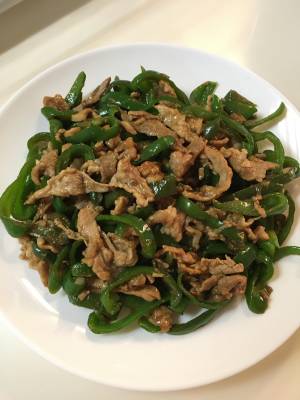 青椒肉絲(チンジャオロースー)
