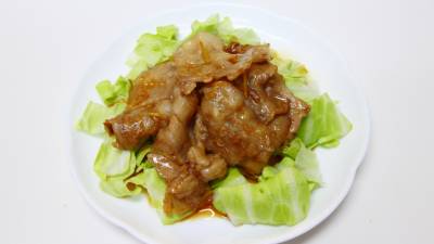 ちぎりキャベツの豚バラ甘辛ソース