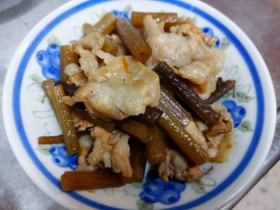 ふきと豚バラ肉の煮物