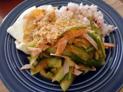 きゅうりとハムのピリ辛あえご飯
