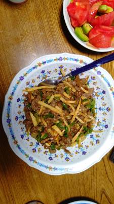 しょうゆ味で青椒牛肉絲