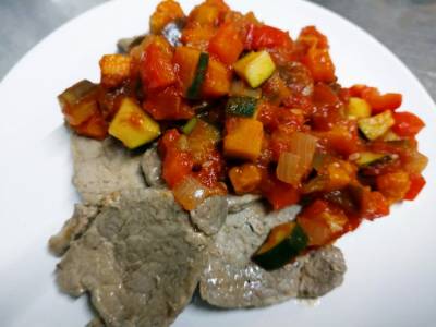 豚ヒレ肉のラタトゥイユソースがけ