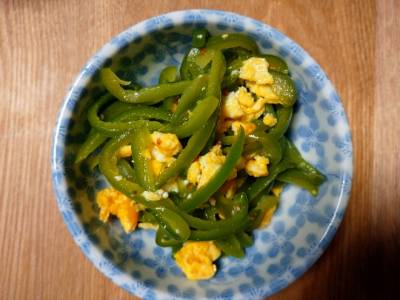 ピーマンと卵のサラダ