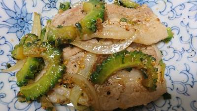 豚肉とゴーヤー炒め