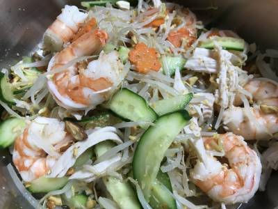 えびのエスニック風サラダ