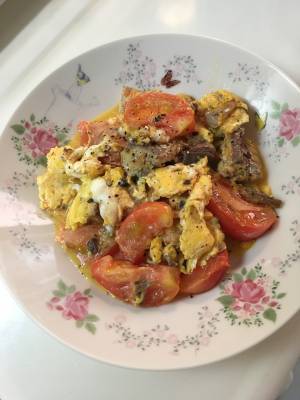 さば缶とトマトの中華炒め