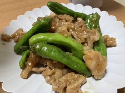 豚こまとししとうのしょうが焼き