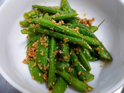 アスパラガスとスナップえんどうの白ごまあえ