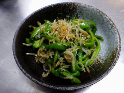 ピーマンとじゃこのきんぴら （写真右上）