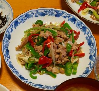 ピーマンと豚肉の黒こしょう炒め