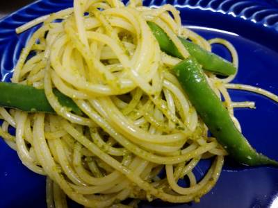 アーモンドとバジルのパスタ