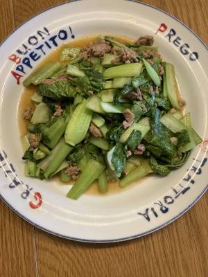 チンゲンサイのピリ辛そぼろ炒め