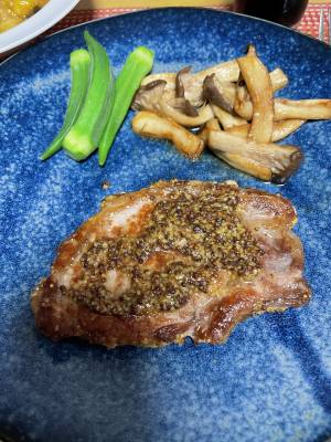 ポークソテー 粒マスタードソース