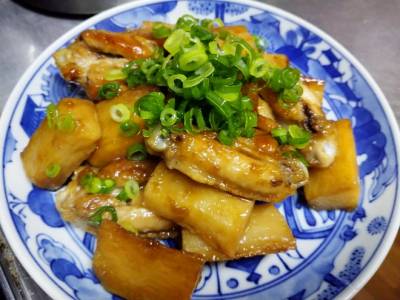 手羽先と長芋の黒酢焼き