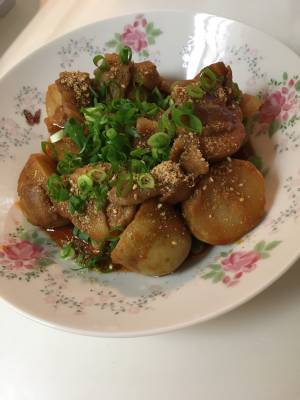 新じゃがと豚バラの煮っころがし