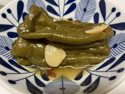 丸ごとピーマンのピリ辛蒸し