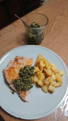 チキンソテー 青じそミントソース