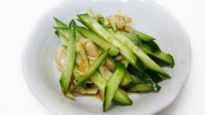 鶏皮ときゅうりのあえ物