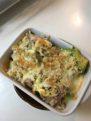 ツナとアボカドのチーズ焼き