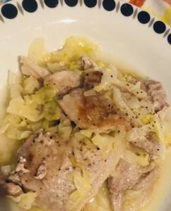 豚肉とキャベツのビネガーバター蒸し