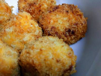 ゆで卵とゴルゴンゾーラのコロッケ