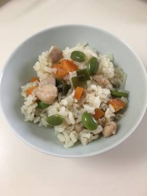 青豆と鶏肉の炊き込みご飯