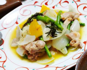 新たまねぎとチキンの春色マリネ