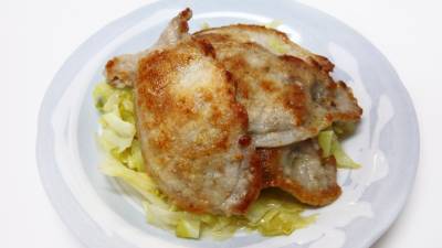 豚肉とキャベツのビネガーバター蒸し