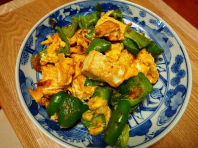 豆腐とピーマンのチャンプルー
