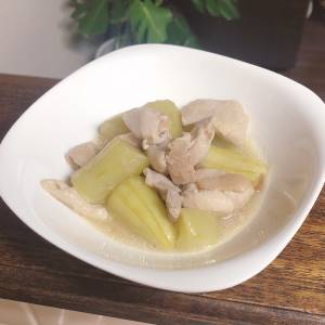 きゅうりと鶏肉の梅煮