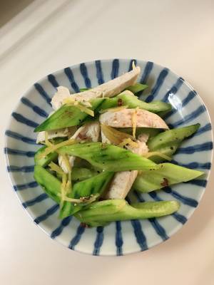 きゅうりと鶏肉の炒めもの