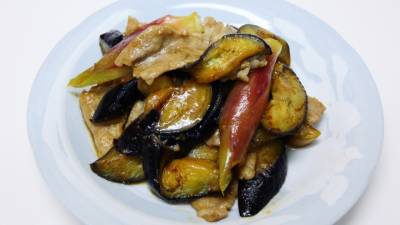 豚肉、なす、みょうがの酢炒め