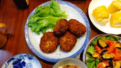 春キャベツのポーク焼きメンチ