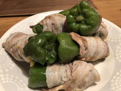 丸ごとピーマンの肉巻き