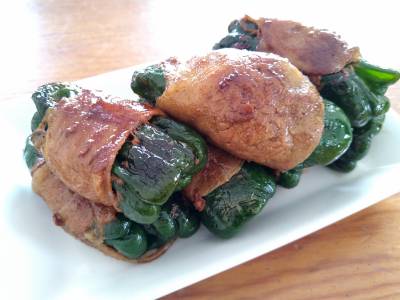 丸ごとピーマンの肉巻き