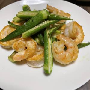 オクラとえびのしょうが炒め