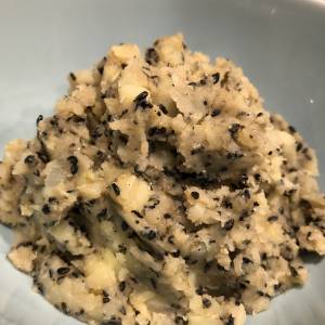 ごま風味のスパイスポテサラ