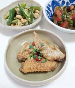 鶏手羽のごまあえ