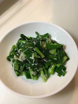 にらとカリカリじゃこ炒め