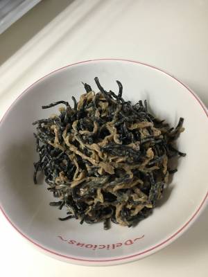 切り干し大根とひじきのごま煮