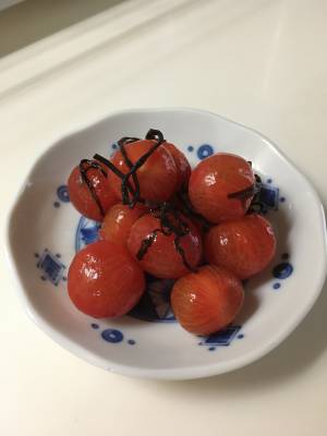 トマトの塩昆布あえ