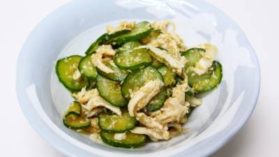 きゅうりとささ身のごまあえ