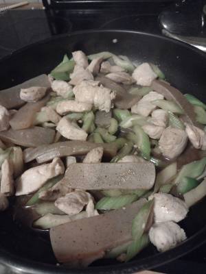 セロリとこんにゃくの中国風炒め