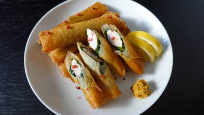 スパイシーチキンのスティック春巻